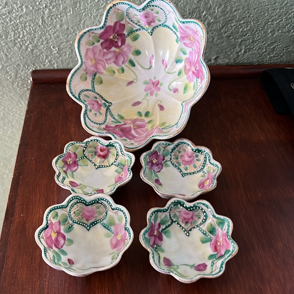 Occupied Japan Hand Painted Floral Heart Nesting Bowl Set 5 Pc Candy Nut Dish